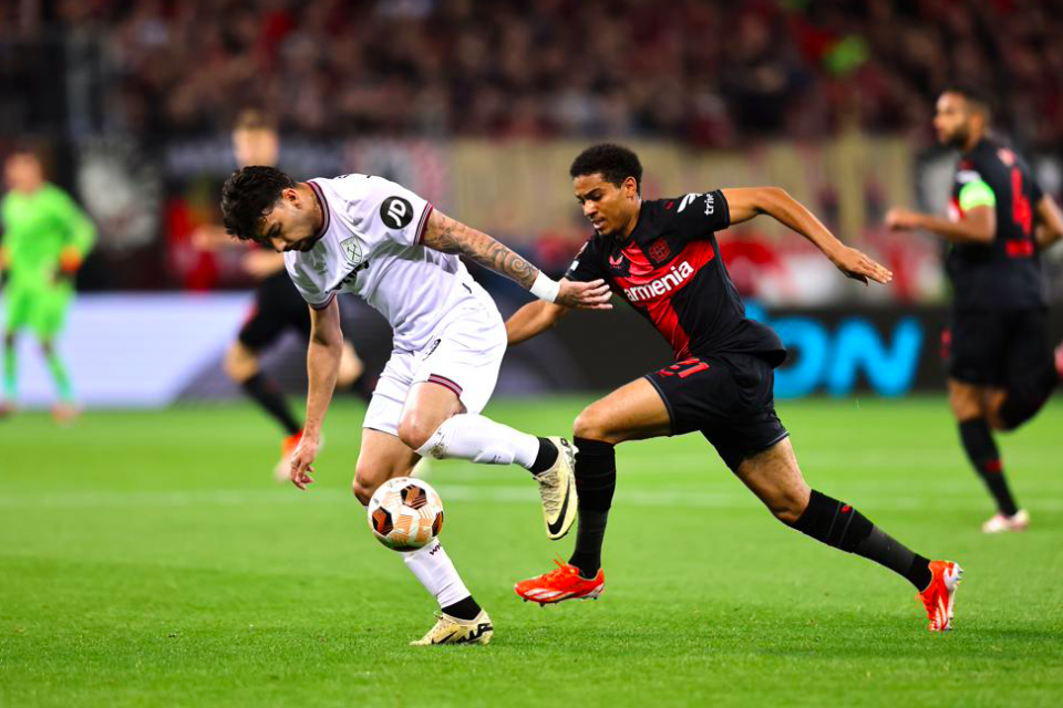 ayx-包含赛后欧联焦点战；西汉姆内部沟通；压力陡增；高层口径保持一致的词条