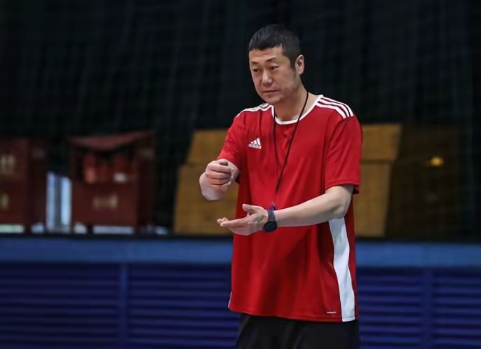 爱游戏中国-上海久事内部会议纪要流出——集结日刷新队史纪录，足总杯使命明确，阵容厚度经受考验的简单介绍